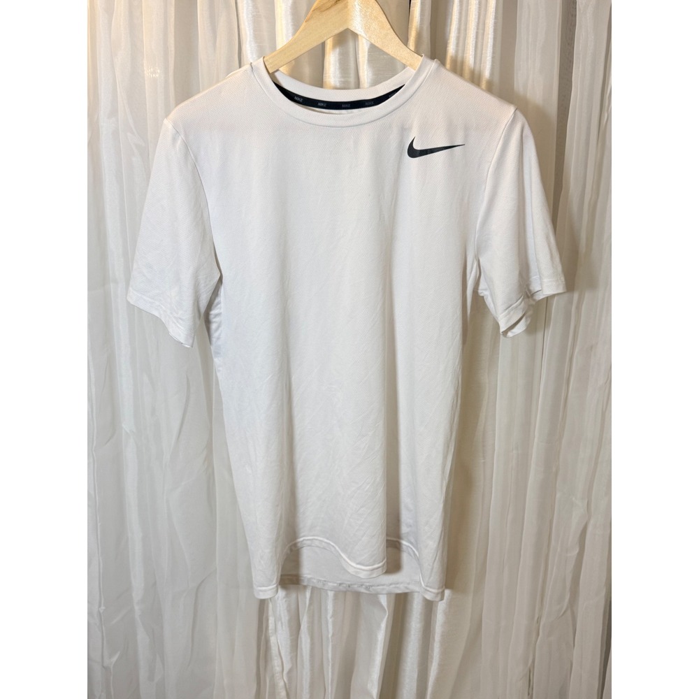 Nike Dri-FIT T-Shirt Mens Small White Short Sleeve Standard Fit Swoosh Logo